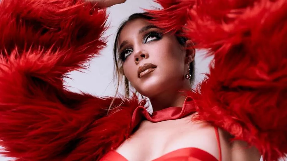 Valary, artista colombiana invitada para la apertura de los conciertos de Alberto Plaza