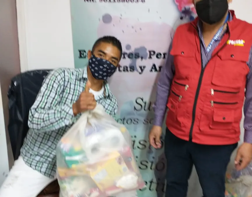 ENTREGA DE MERCADOS A PERIODISTAS DE CORPRENSA COLOMBIA