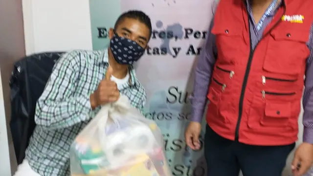 ENTREGA DE MERCADOS A PERIODISTAS DE CORPRENSA COLOMBIA