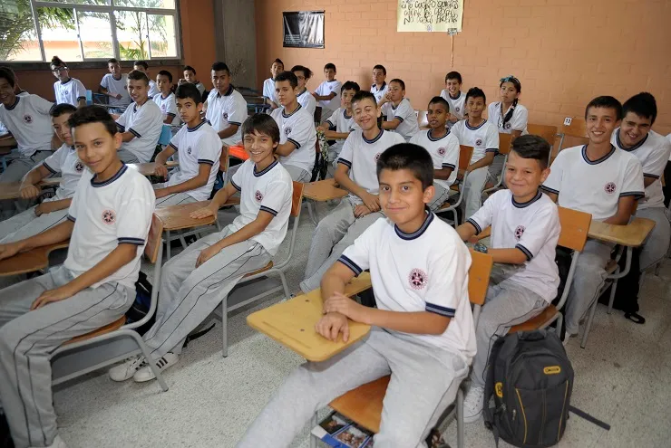 Más de 69 mil estudiantes continuarán disfrutando del beneficio de movilidad escolar