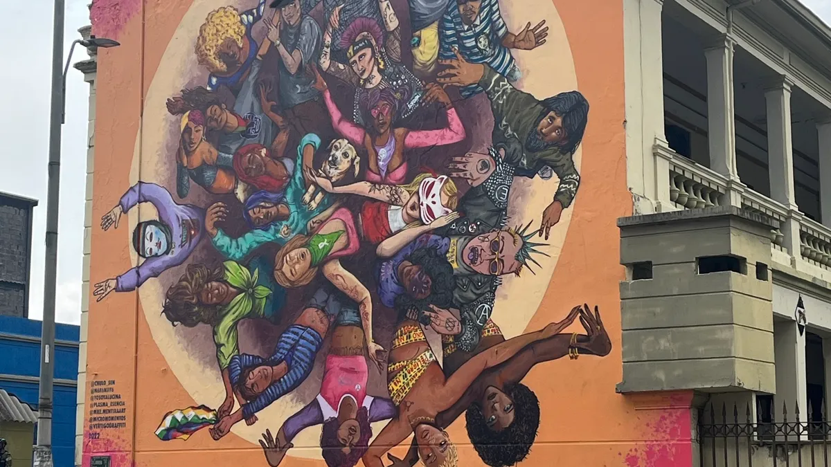 Pararse duro: el nuevo mural del Bronx Distrito Creativo, realizado por Vértigo Graffiti.