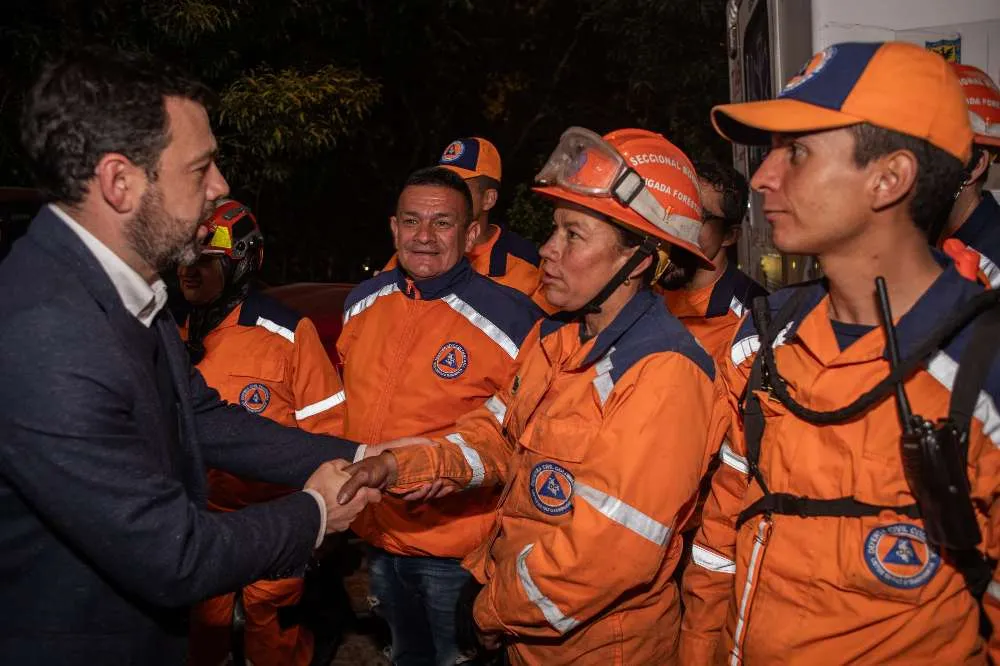 Alcalde Mayor coordina PMU de seguimiento a Incendio en los Cerros Orientales