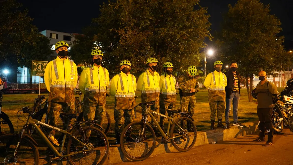 Con éxito se lanzó operativo nocturno de seguridad en dos ruedas en Los Mártires.